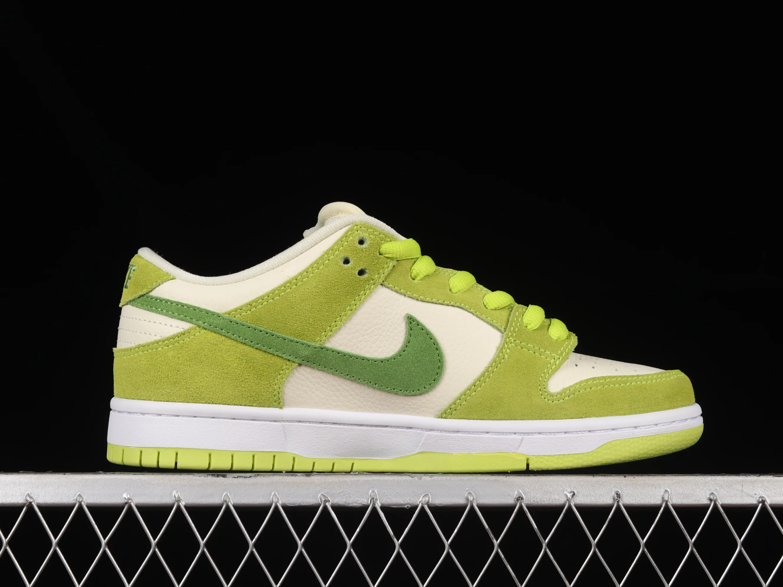 All categories Nk SB Dunk series Nk SB Dunk Low low-top sneakers M version pure original Nk SB Dunk Low "Green Apple" Apple green SB low-top sports and leisure sneakers DM0807-300